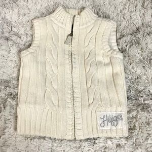 ✨2 for $20✨Tommy Hilfiger Vest